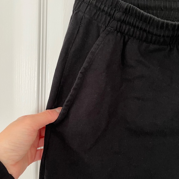 CLEARANCE SEND OFFERE Wilfred Free Cotton Shorts Medium with Pockets - Picture 3 of 6